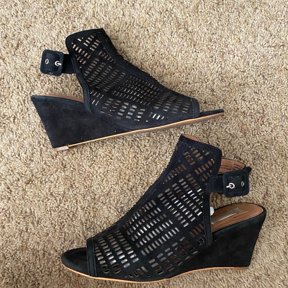 Halogen Black Cutout Wedge Heels 7.5